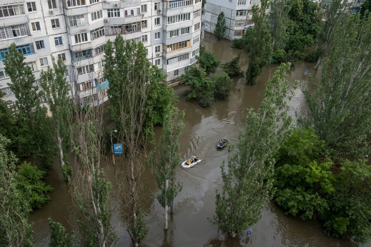 Szefowa administracji w Hołej Prystani na okupowanym brzegu Dniepru: wołamy o pilną pomoc organizacji międzynarodowych w ewakuacji ludzi z zalanych terenów