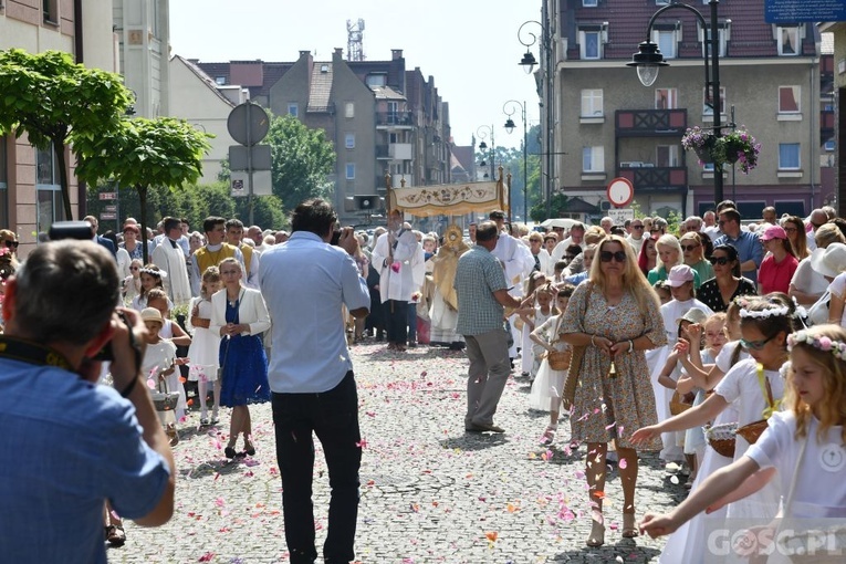 Procesja eucharystyczna na ulicach Głogowa