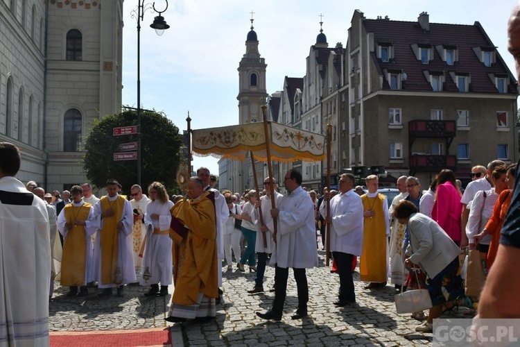 Procesja eucharystyczna na ulicach Głogowa