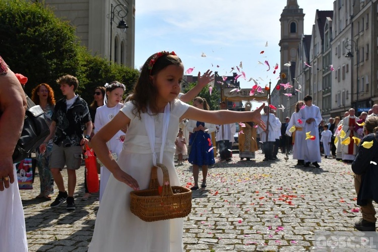 Procesja eucharystyczna na ulicach Głogowa