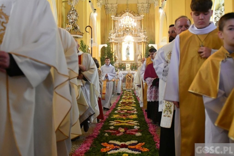 Procesja eucharystyczna na ulicach Głogowa