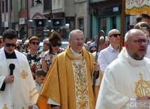 Bp Lityński: Miłości nie da się zamknąć w murach świątyń