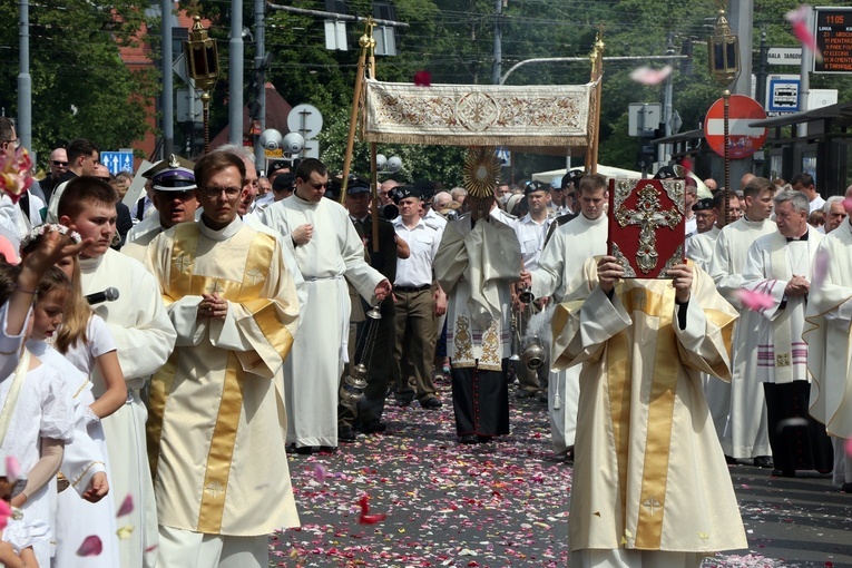 Centralna procesja Bożego Ciała we Wrocławiu 2023
