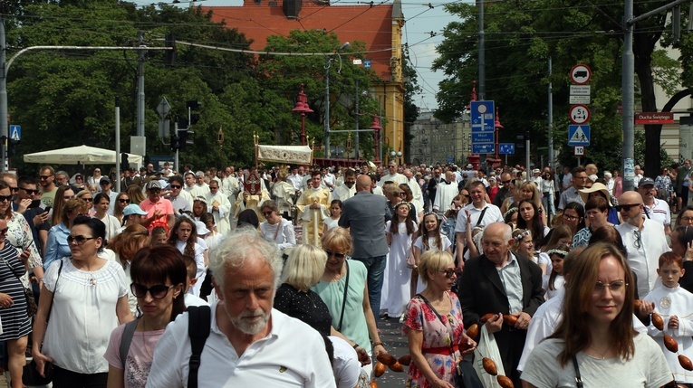 Centralna procesja Bożego Ciała we Wrocławiu 2023