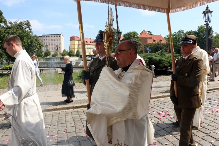 Centralna procesja Bożego Ciała we Wrocławiu 2023