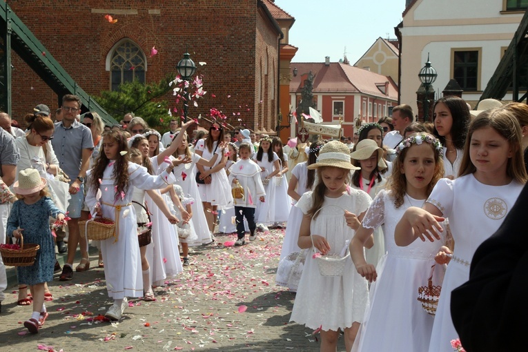 Centralna procesja Bożego Ciała we Wrocławiu 2023