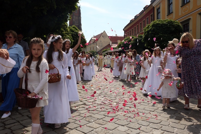 Centralna procesja Bożego Ciała we Wrocławiu 2023