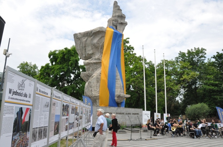 Happening z okazji 25. rocznicy obrony województwa opolskiego