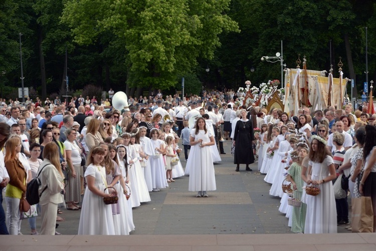 Boże Ciało w centrum Radomia