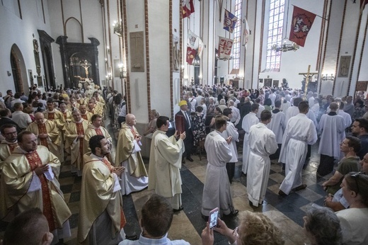 Boże Ciało. Wierzę w Kościół