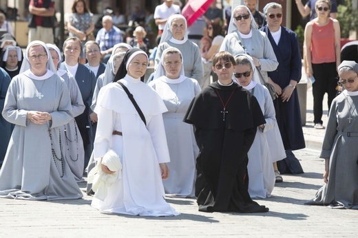 Boże Ciało. Wierzę w Kościół