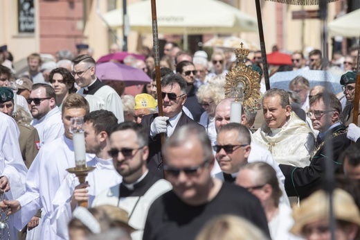 Boże Ciało. Wierzę w Kościół