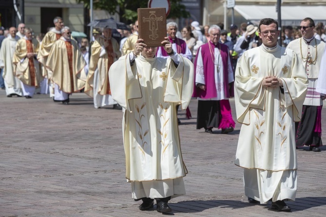 Boże Ciało. Wierzę w Kościół