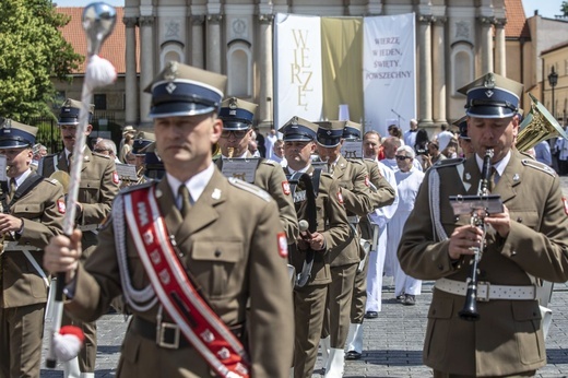 Boże Ciało. Wierzę w Kościół