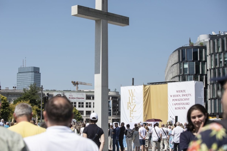 Boże Ciało. Wierzę w Kościół