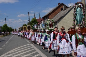 W Myszyńcu najsłynniejsza procesja kurpiowska