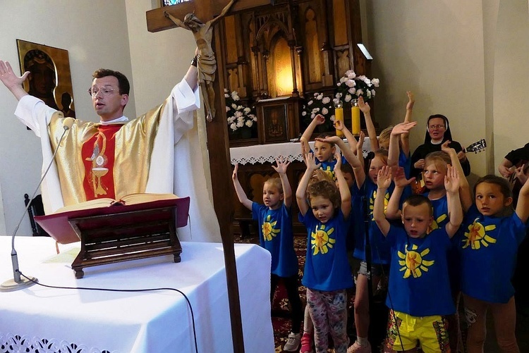 Pielgrzymka przedszkolaków do bł. Matki Małgorzaty Łucji Szewczyk w Oświęcimiu