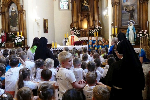 Pielgrzymka przedszkolaków do bł. Matki Małgorzaty Łucji Szewczyk w Oświęcimiu