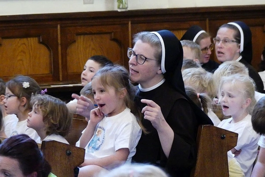 Pielgrzymka przedszkolaków do bł. Matki Małgorzaty Łucji Szewczyk w Oświęcimiu