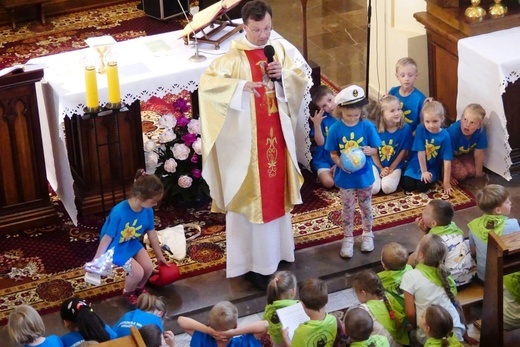 Pielgrzymka przedszkolaków do bł. Matki Małgorzaty Łucji Szewczyk w Oświęcimiu