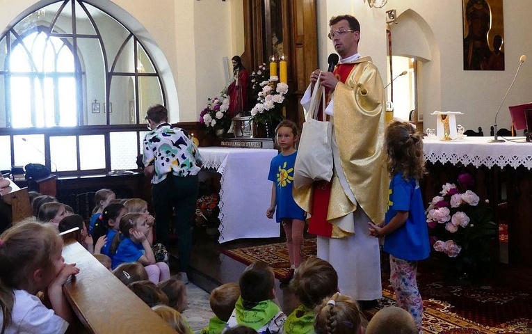 Pielgrzymka przedszkolaków do bł. Matki Małgorzaty Łucji Szewczyk w Oświęcimiu