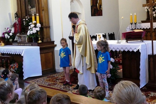 Pielgrzymka przedszkolaków do bł. Matki Małgorzaty Łucji Szewczyk w Oświęcimiu