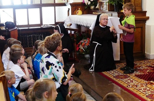 Pielgrzymka przedszkolaków do bł. Matki Małgorzaty Łucji Szewczyk w Oświęcimiu