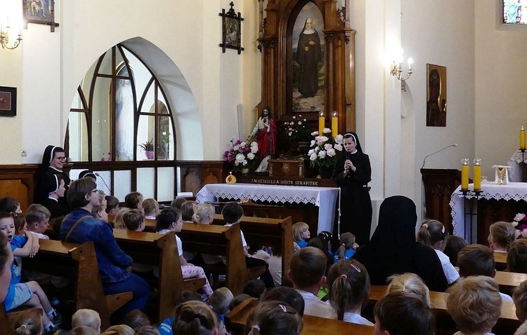 Pielgrzymka przedszkolaków do bł. Matki Małgorzaty Łucji Szewczyk w Oświęcimiu