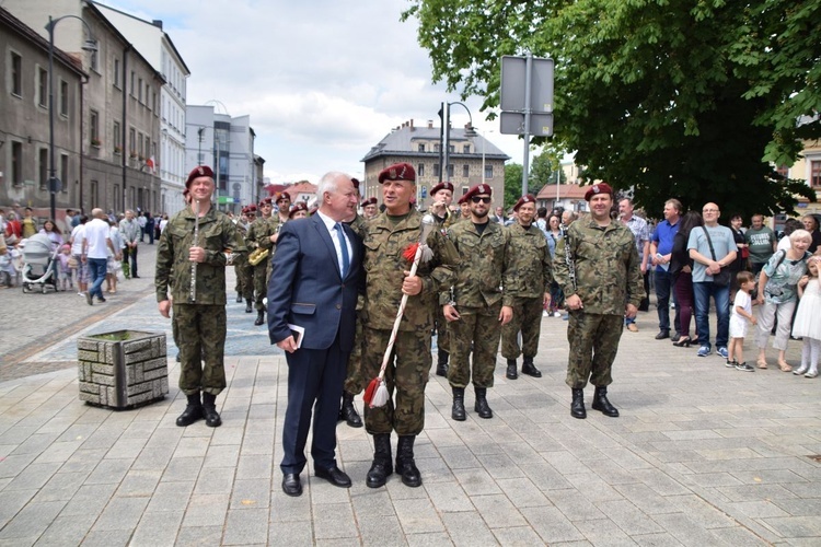 Procesja Bożego Ciała z bp. Piotrem Gregerem w Bielsku-Bialej - 2023