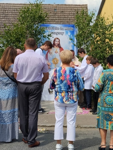 Boże Ciało w parafii w Bagnie