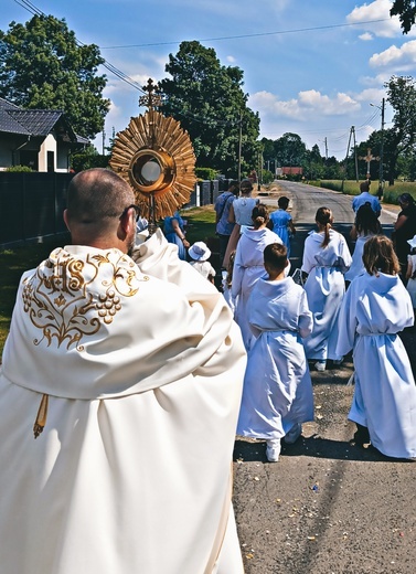 Boże Ciało w Strzelcach k. Namysłowa