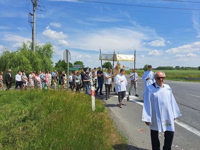 Boże Ciało w Małujowicach