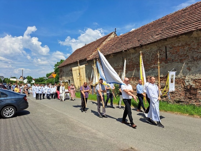 Boże Ciało w Małujowicach