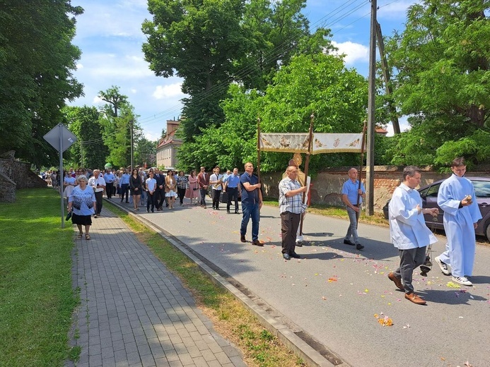 Boże Ciało w Małujowicach