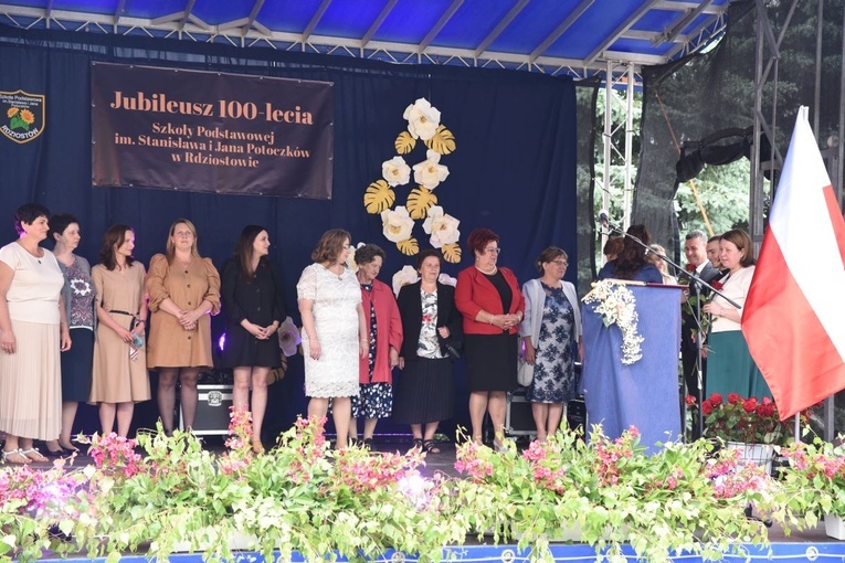 100 lat szkoły w Rdziostowie
