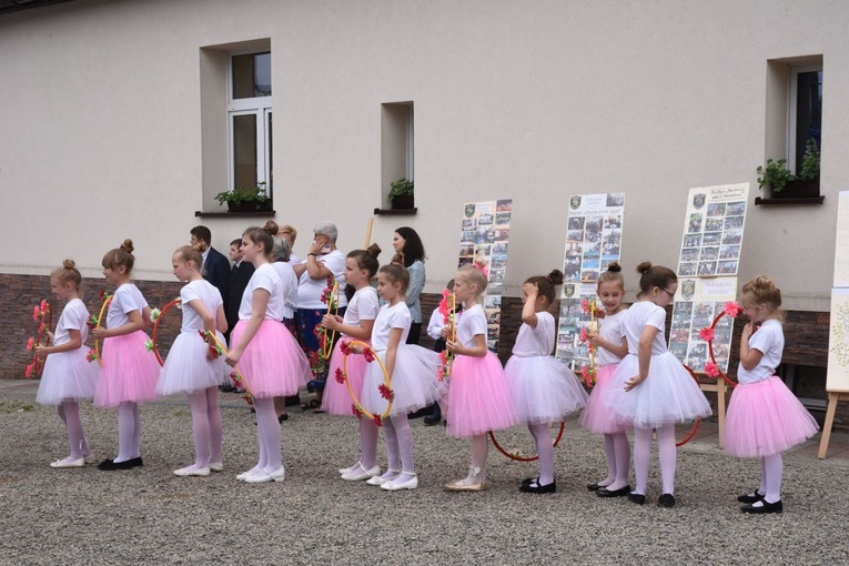 100 lat szkoły w Rdziostowie