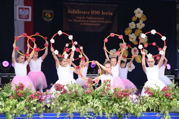 100 lat szkoły w Rdziostowie