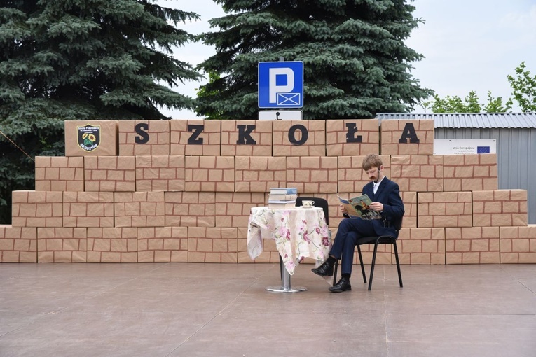 100 lat szkoły w Rdziostowie