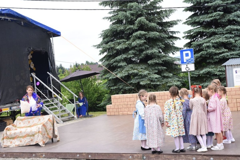 100 lat szkoły w Rdziostowie