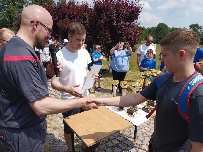 Finał Piłkarskiej Ligi Ministranckiej pod okiem Matki Bożej Ozdoby Paradyża