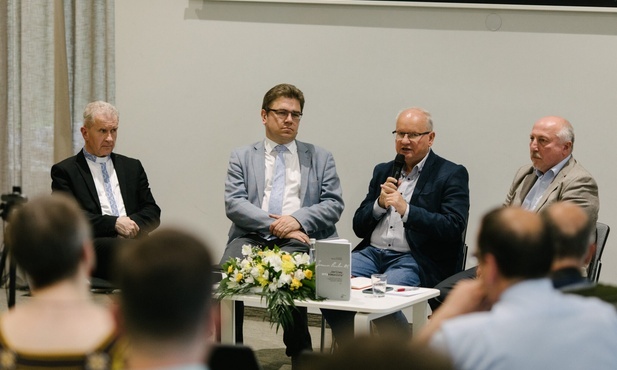 Ukraińska prezentacja książki Andrzeja Grajewskiego "Żarliwy antykomunista. Pontyfikat Jana Pawła II w dokumentach KGB Ukraińskiej Socjalistycznej Republiki Sowieckiej (1978–1997)"