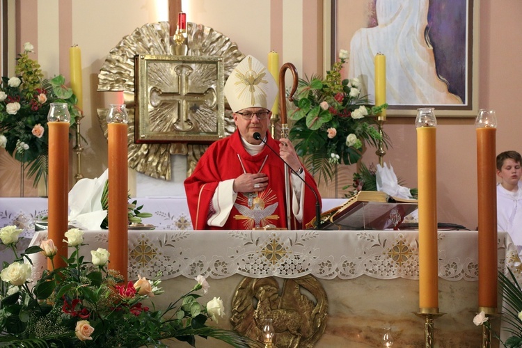 Bierzmowanie w sanktuarium Antoniego Padewskiego w Obornikach Śląskich