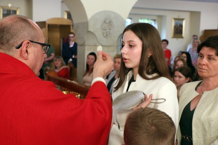 Bierzmowanie w sanktuarium Antoniego Padewskiego w Obornikach Śląskich