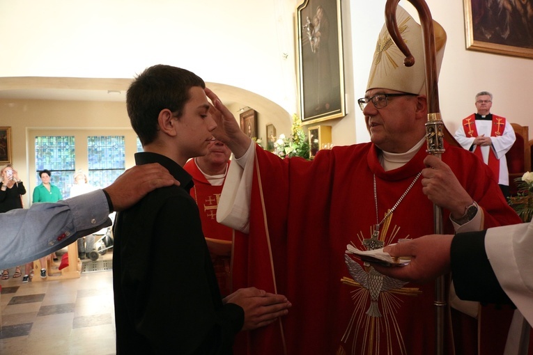 Bierzmowanie w sanktuarium Antoniego Padewskiego w Obornikach Śląskich