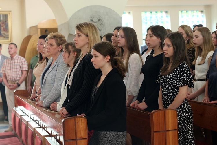 Bierzmowanie w sanktuarium Antoniego Padewskiego w Obornikach Śląskich