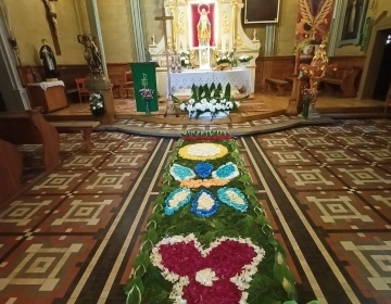 Dywan kwiatowy w parafii św. Jakuba Apostoła w Górze