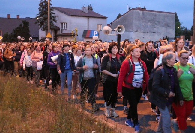 Nocna Pielgrzymka Kobiet do Starej Błotnicy