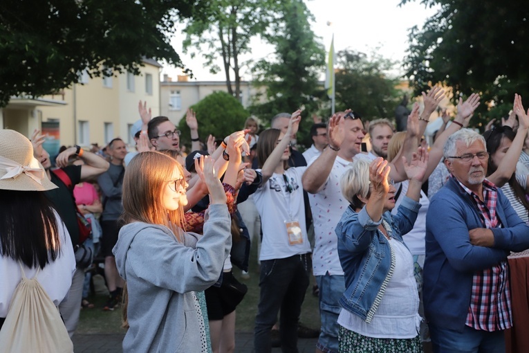 Koncert niemaGOtu w Rokitnie