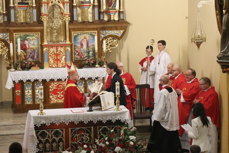 Poświęcenie ołtarza w kościele św. Barbary
