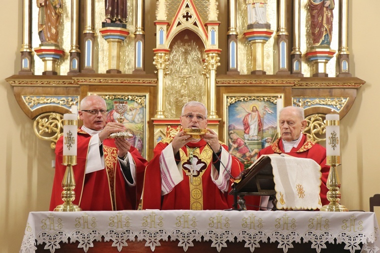 Poświęcenie ołtarza w kościele św. Barbary